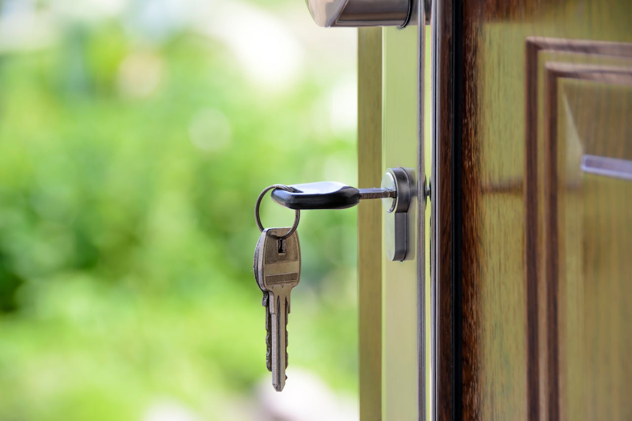 keys-inside-front-door-lock keys-inside-front-door-lock