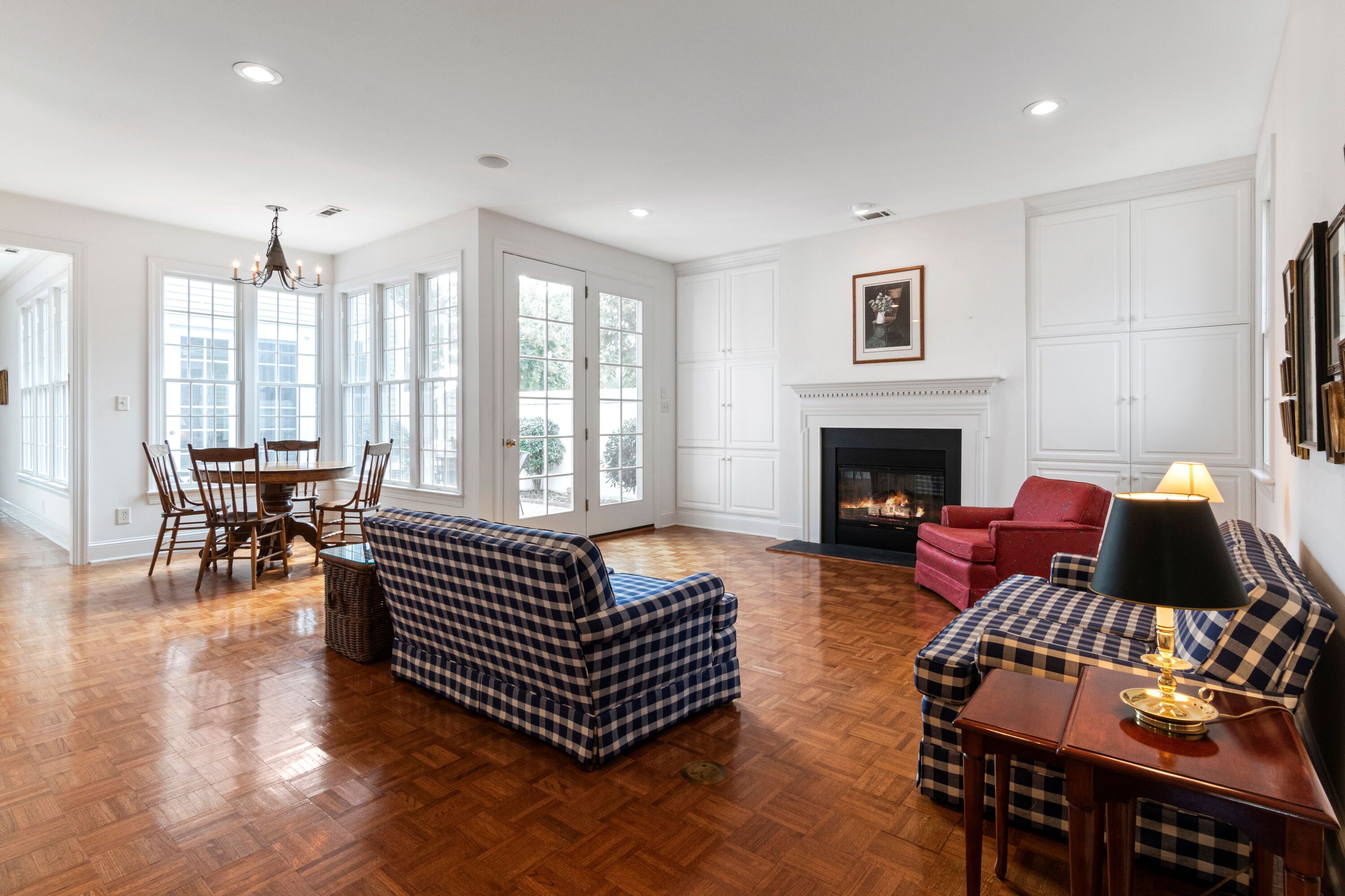 house_with_checkered_couches_50 house_with_checkered_couches_50